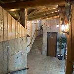 דירה Castle 2 Bedroom פמפורובו
