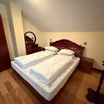 דירה Castle 2 Bedroom פמפורובו