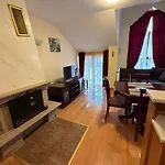 Castle 2 Bedroom * פמפורובו